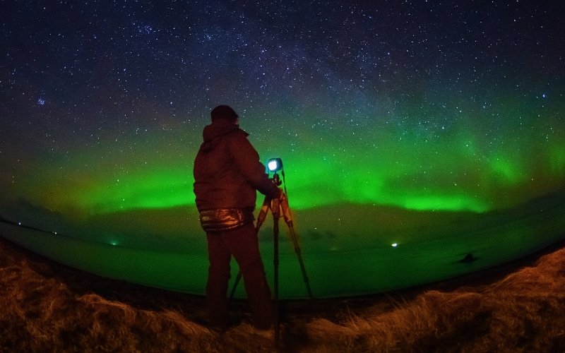 Northern lights Eye VS Camera